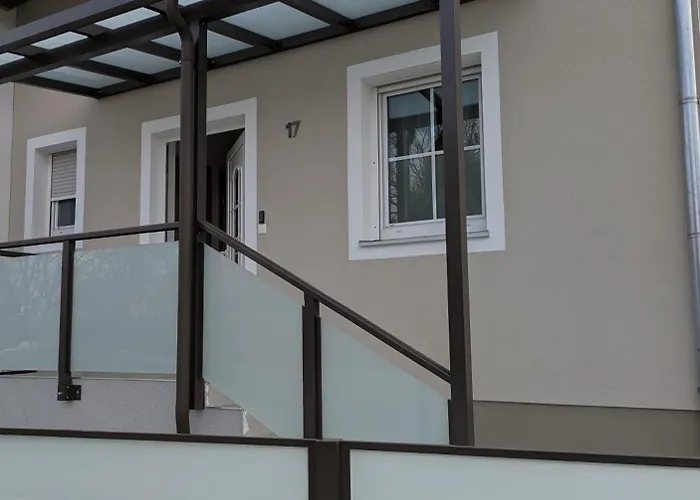 度假居 Haus Am Stadtrand 菲尔斯滕费尔德